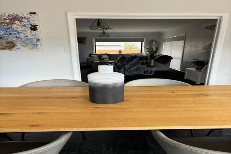 Photo of property in 127 Upper Fitzherbert Road, Wainuiomata, 5373