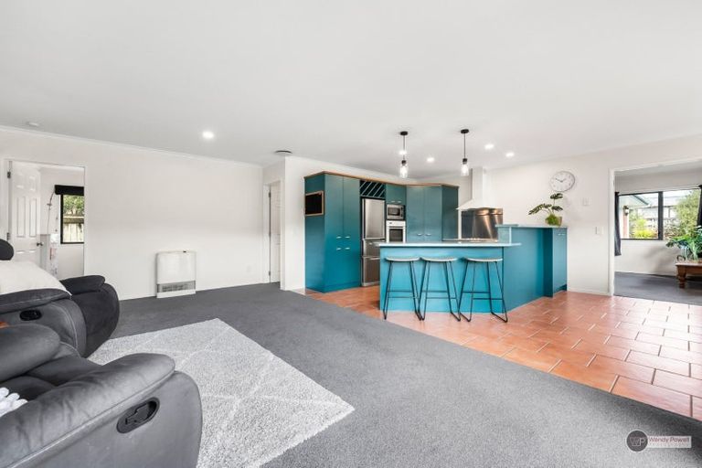 Photo of property in 5 Sapphire Grove, Birchville, Upper Hutt, 5018