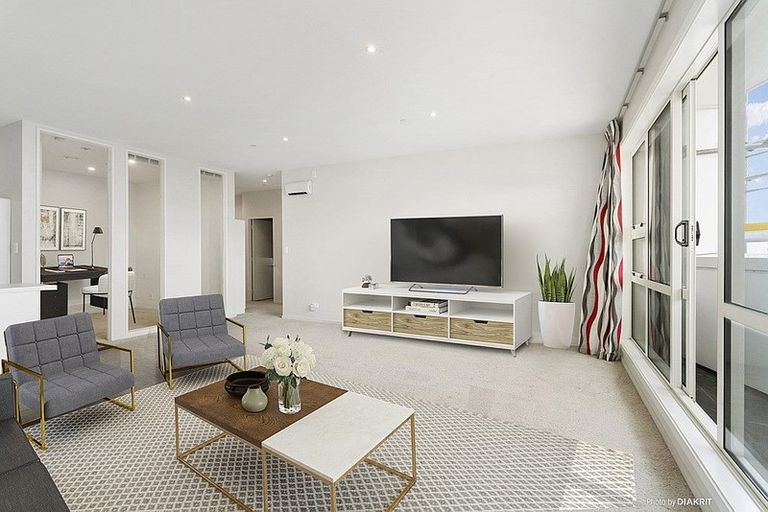 Photo of property in Stadium Garden Flats, 311/107 Thorndon Quay, Pipitea, Wellington, 6011