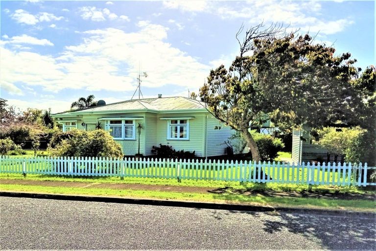 Photo of property in 11 Darlington Street, Ngatea, 3503