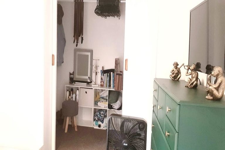 Photo of property in 7 Merville Avenue, Te Atatu South, Auckland, 0610