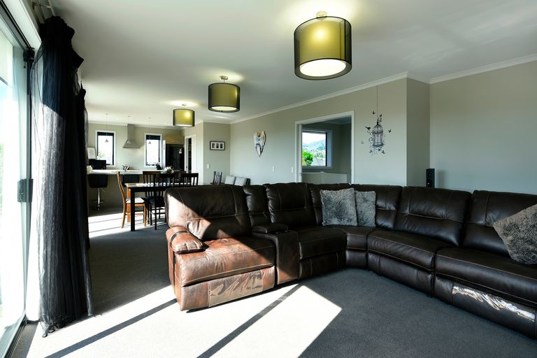 Photo of property in 31 Kendall View, Stoke, Nelson, 7011