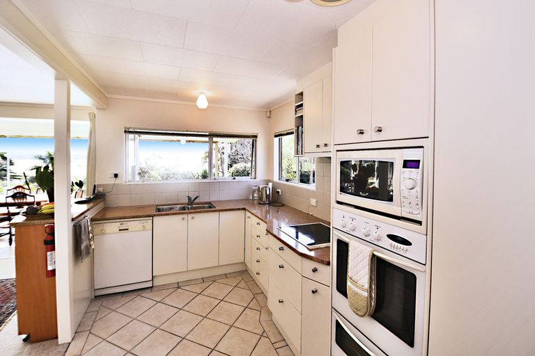 Photo of property in 103 Ridge Road, Howick, Auckland, 2014