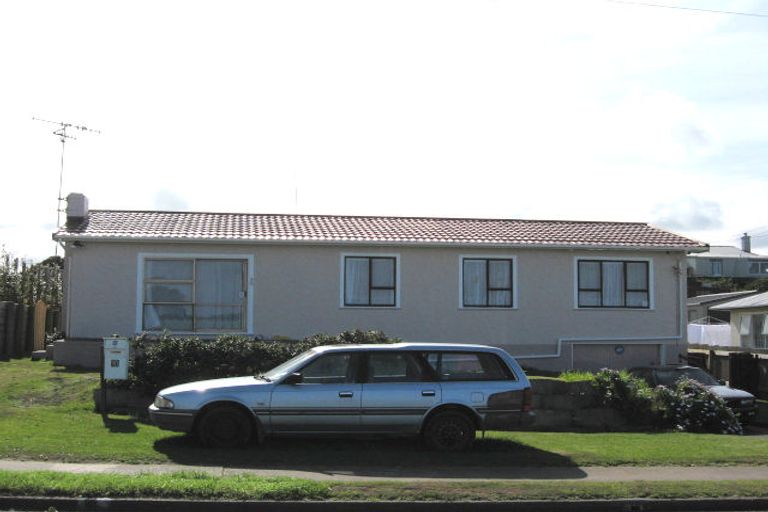 Photo of property in 90 Matai Street, Castlecliff, Whanganui, 4501