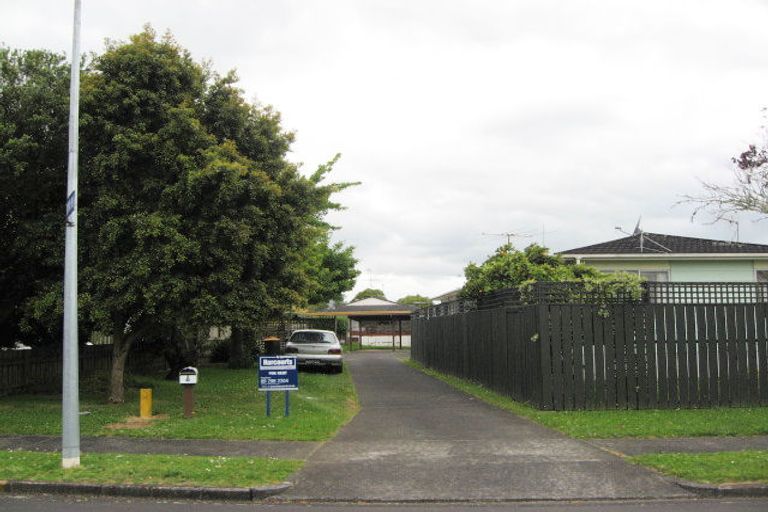 Photo of property in 25b Waimana Road, Conifer Grove, Takanini, 2112