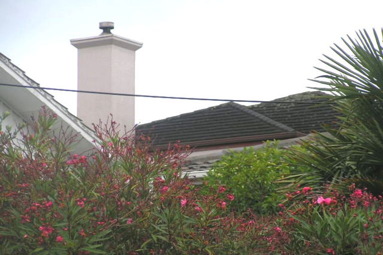 Photo of property in 2/25 Lyttelton Avenue, Forrest Hill, Auckland, 0620