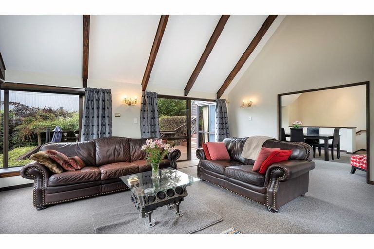 Photo of property in 7 Shalamar Drive, Cashmere, Christchurch, 8022