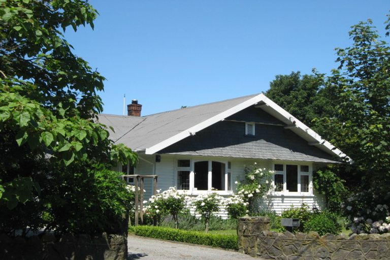 Photo of property in 136 Stapletons Road, Richmond, Christchurch, 8013