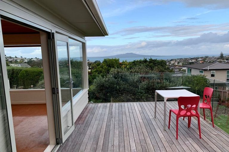 Photo of property in 9 Ballial Place, West Harbour, Auckland, 0618