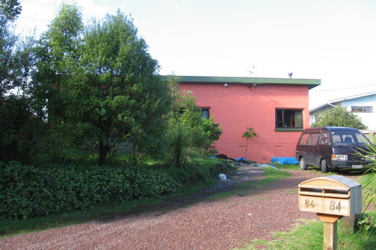 Photo of property in 84 Kauri Point Road, Laingholm, Auckland, 0604