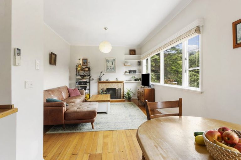 Photo of property in 11 Leveson Street, Strathmore Park, Wellington, 6022