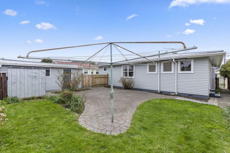 Photo of property in 32 Mcdonald Street, Taita, Lower Hutt, 5011