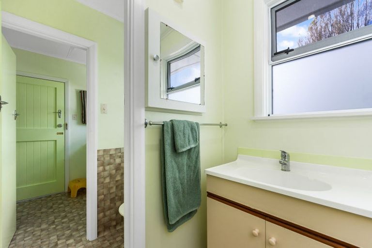 Photo of property in 6 Waugh Street, Kimbolton, 4777