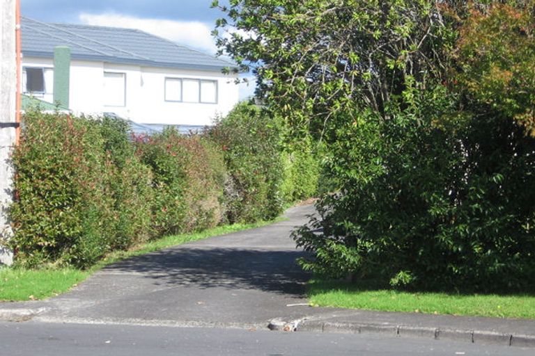 Photo of property in 3a Glenvil Lane, Te Atatu Peninsula, Auckland, 0610