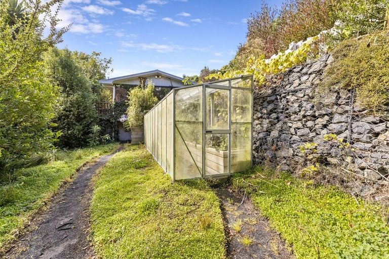 Photo of property in 37 Porterfield Street, Macandrew Bay, Dunedin, 9014