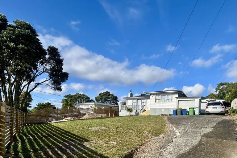 Photo of property in 41 Parrs Cross Road, Henderson, Auckland, 0612