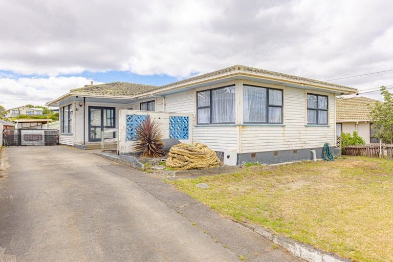 Photo of property in 74 Matai Street, Castlecliff, Whanganui, 4501