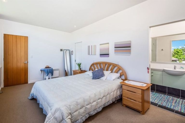 Photo of property in 50 Cliff Road, Torbay, Auckland, 0630