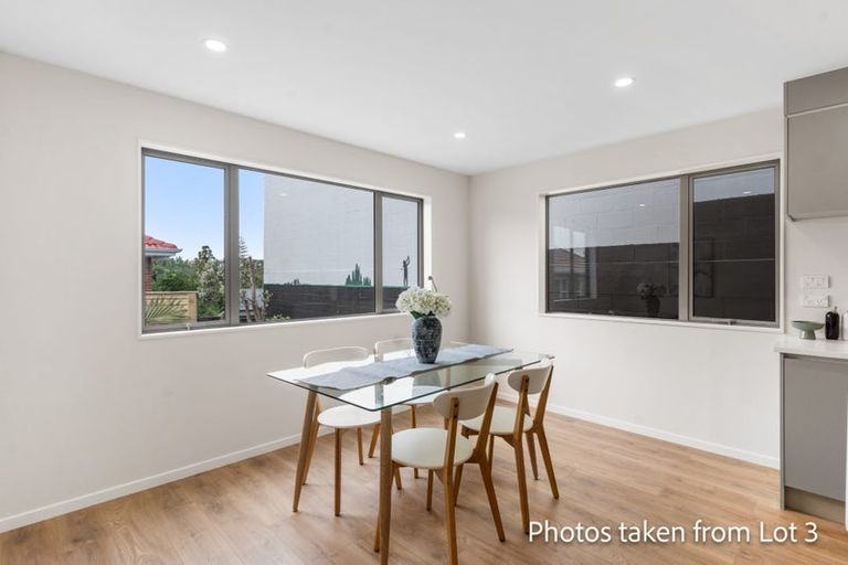 Photo of property in 1e Stottholm Road, Titirangi, Auckland, 0604