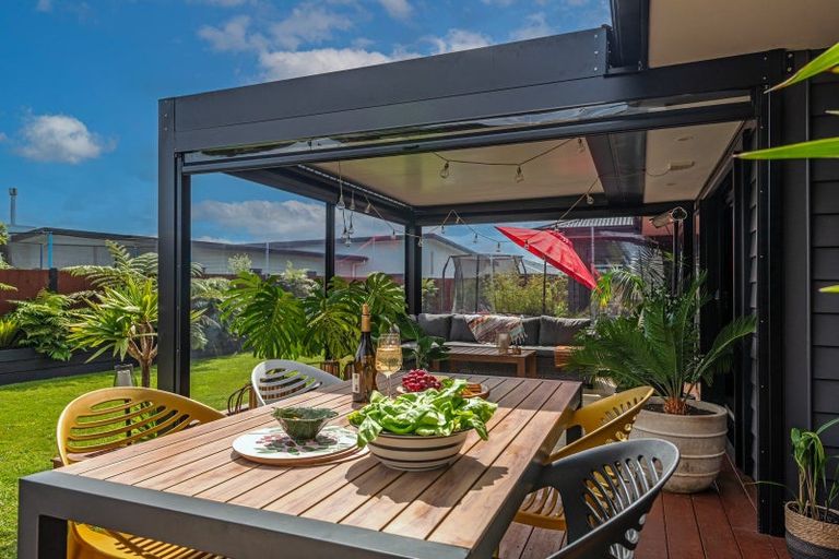 Photo of property in 6 Stratford Court, Fitzherbert, Palmerston North, 4410