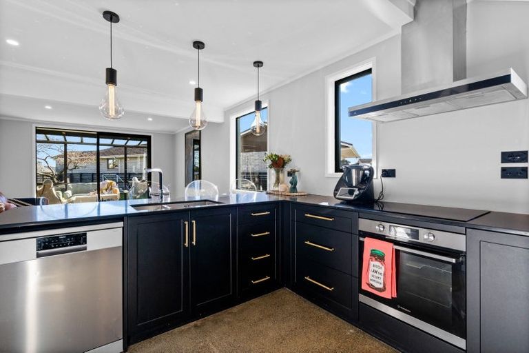 Photo of property in 1 Hamilton Avenue, Winton, 9720