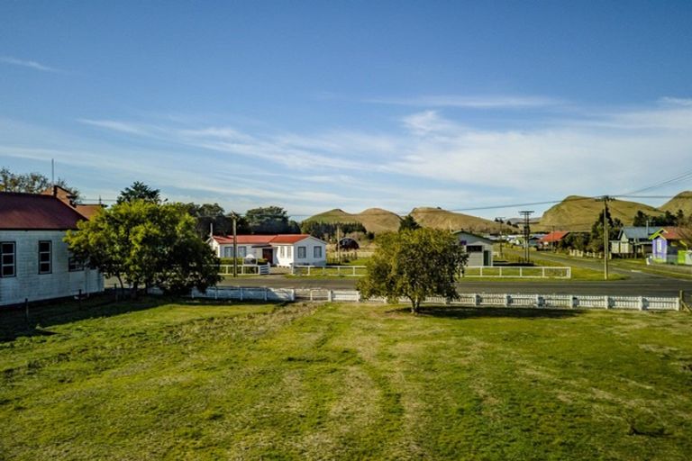 Photo of property in 15 Meta Street, Takapau, 4203