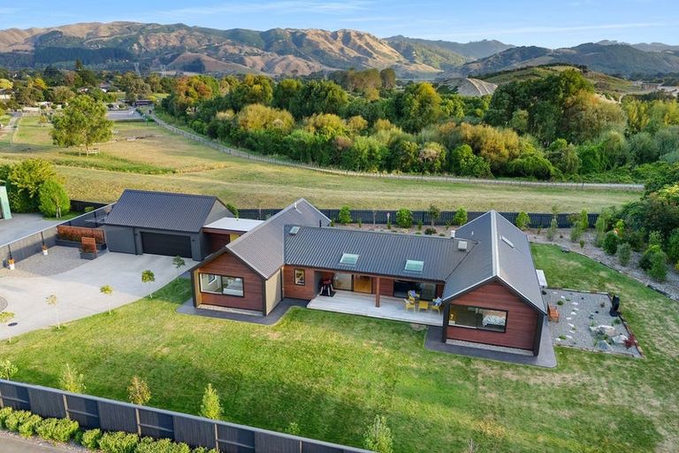 Photo of property in 5 Bressay Way, Waikanae, 5036