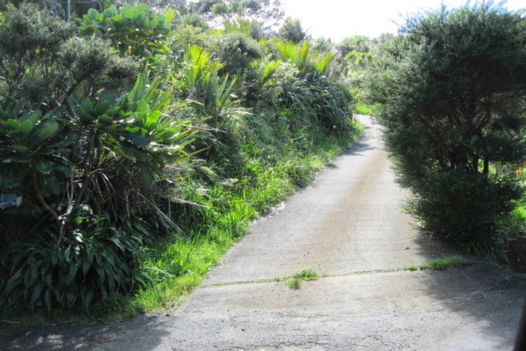 Photo of property in 56 Tasman View Road, Te Henga / Bethells Beach, Bethells Beach, 0781