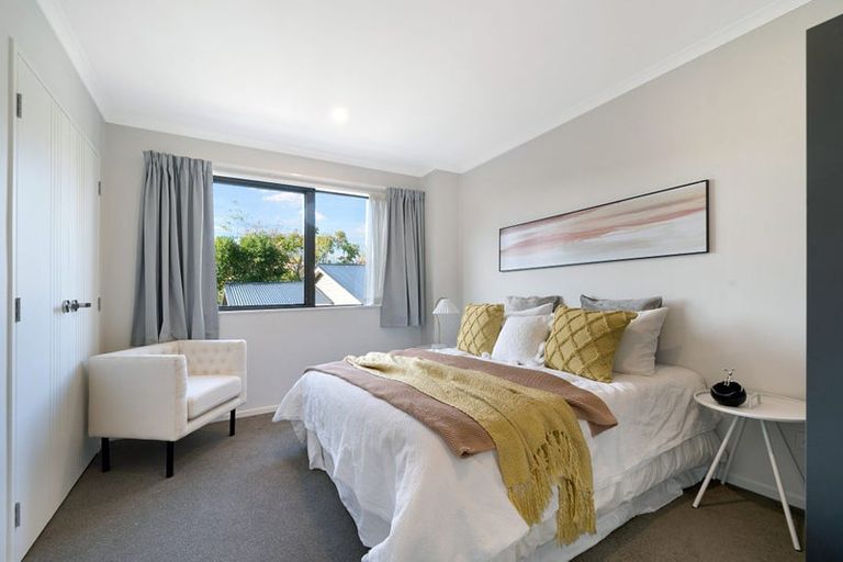 Photo of property in 439a West Coast Road, Glen Eden, Auckland, 0602