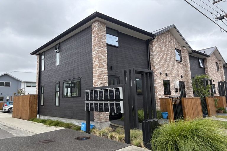 Photo of property in 1/31 Waiwhetu Road, Waiwhetu, Lower Hutt, 5010