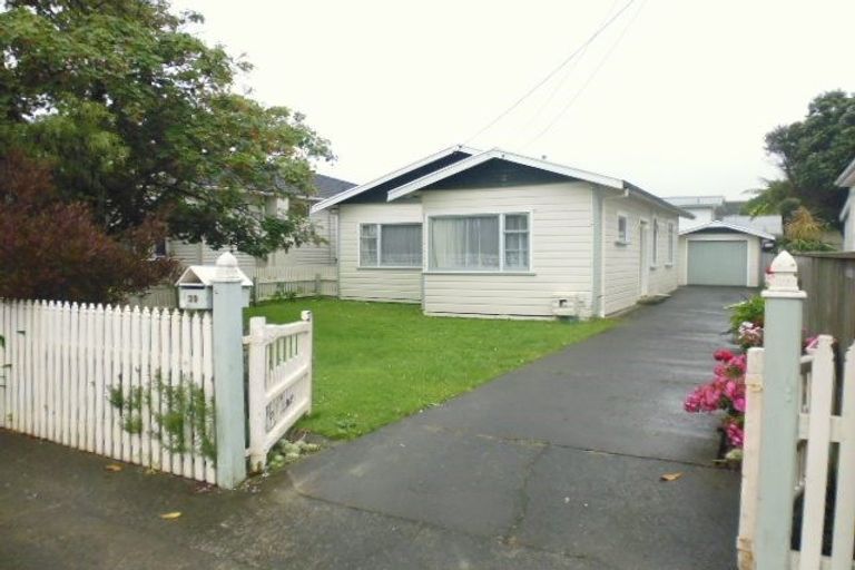 Photo of property in 39 Kings Crescent, Hutt Central, Lower Hutt, 5010