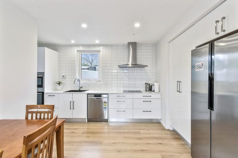 Photo of property in 6 Kawakawa-orere Road, Kawakawa Bay, Papakura, 2585