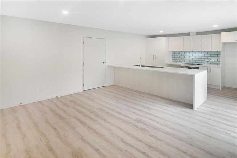 Photo of property in 156a Ennis Avenue, Pakuranga Heights, Auckland, 2010