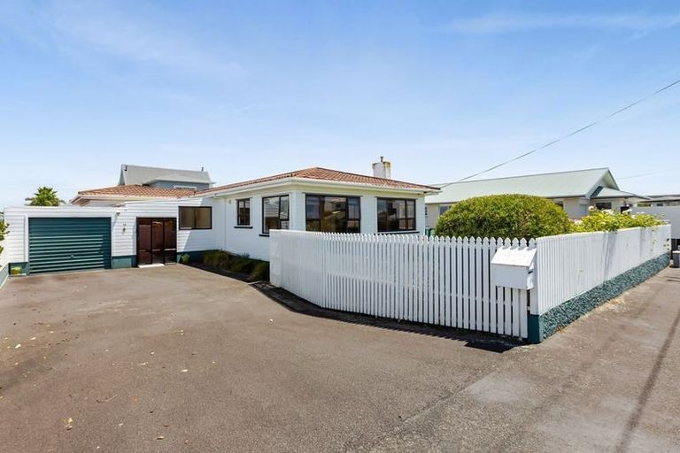 Photo of property in 14 Beach Street, Fitzroy, New Plymouth, 4312