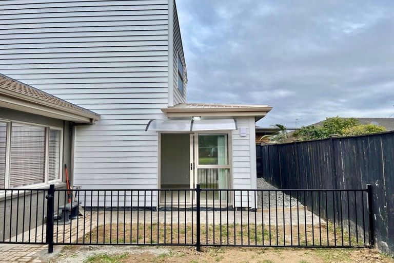 Photo of property in 54 Stranraer Crescent, Wattle Downs, Auckland, 2103