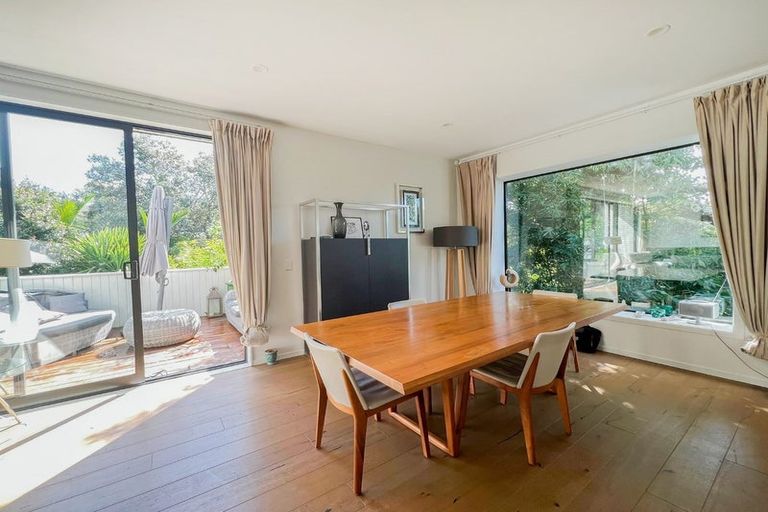Photo of property in 9a Beacon Avenue, Campbells Bay, Auckland, 0630