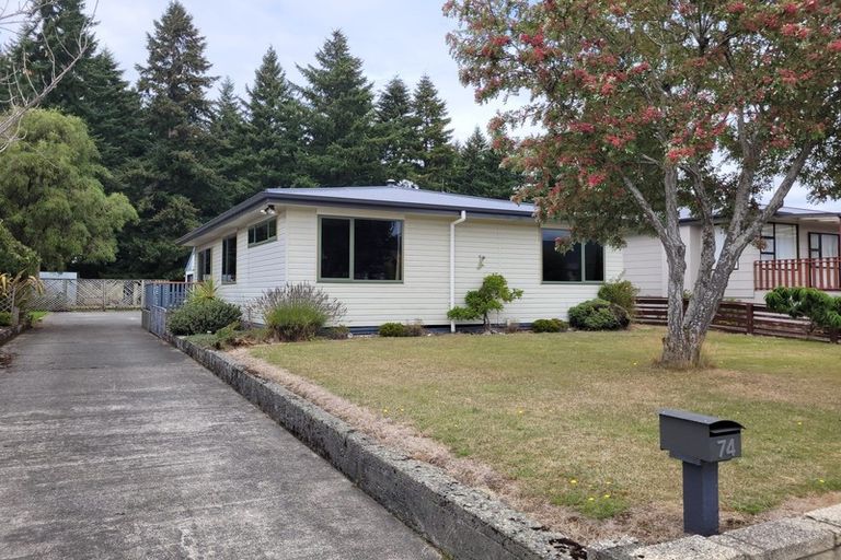 Photo of property in 74 Quintin Drive, Te Anau, 9600
