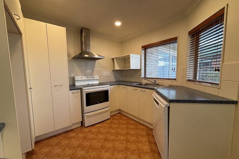 Photo of property in 8b Oakwood Place, Pukekohe, 2120