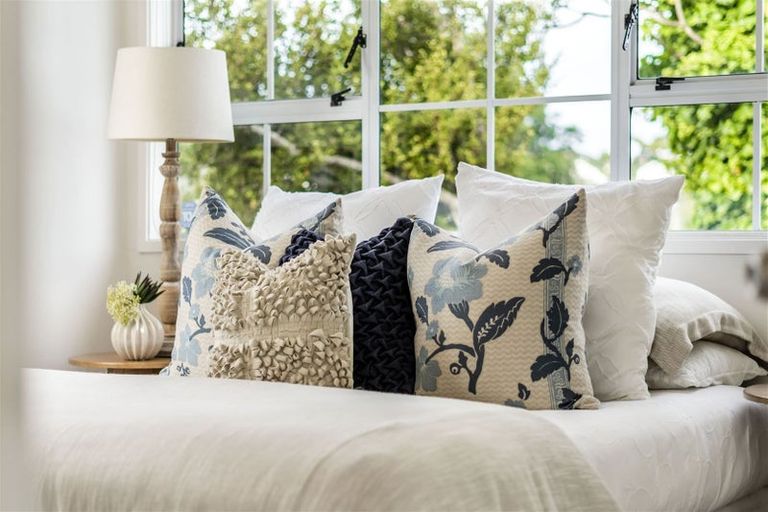 Photo of property in 21 Macnay Way, Murrays Bay, Auckland, 0630