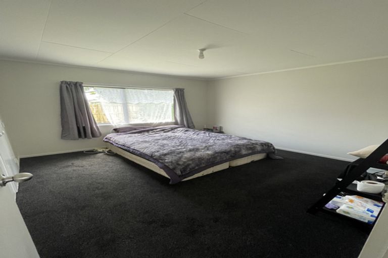 Photo of property in 2/5 Solveig Place, Randwick Park, Auckland, 2105