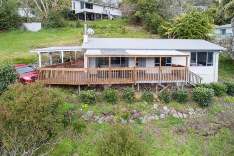 Photo of property in 15 Willow Place, Horahora, Whangarei, 0110