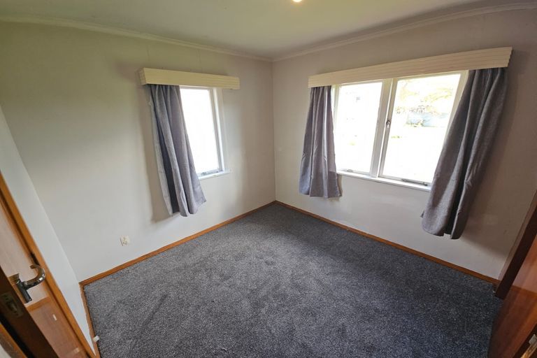 Photo of property in 17 Sutton Crescent, Papakura, 2110