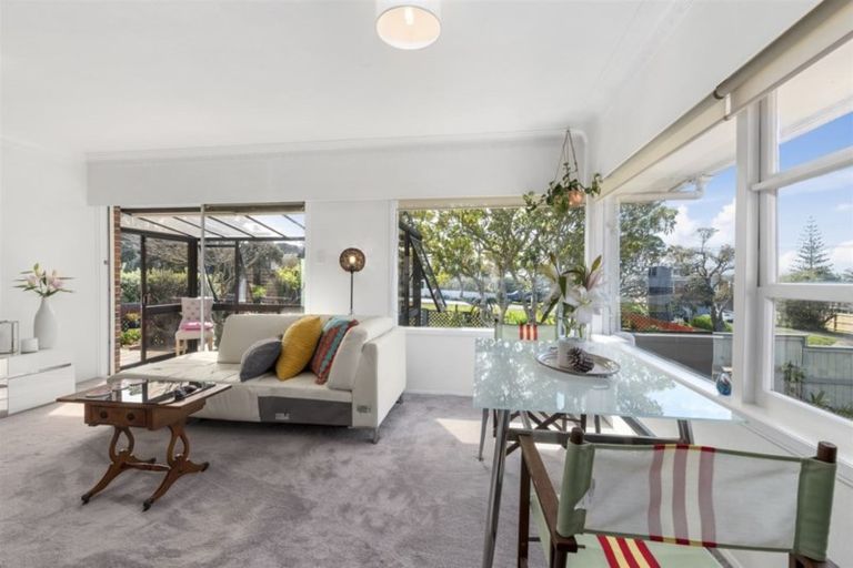 Photo of property in 2/39 Lake Road, Devonport, Auckland, 0624