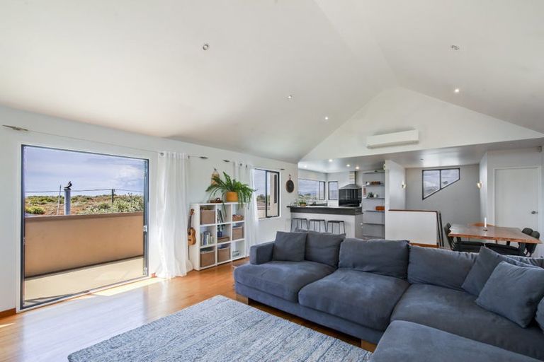 Photo of property in 21 Marine Parade, North New Brighton, Christchurch, 8083