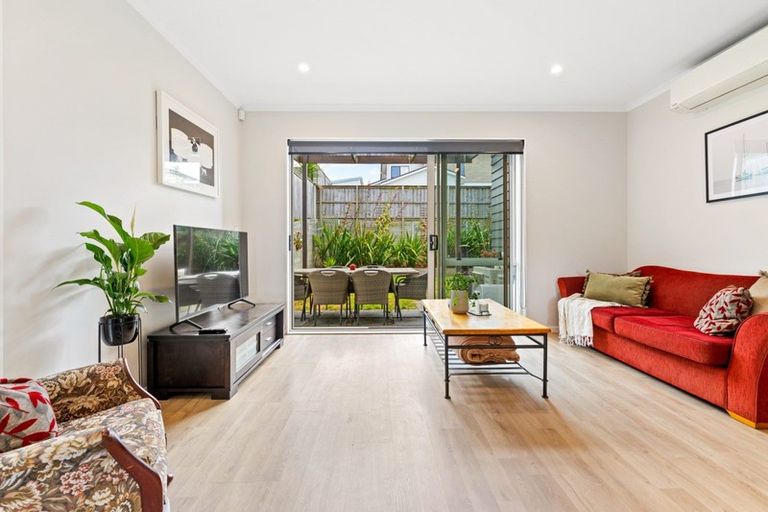 Photo of property in 1 Purei Lane, Massey, Auckland, 0614