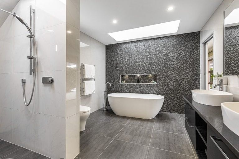 Photo of property in 291 Lake Road, Hauraki, Auckland, 0622