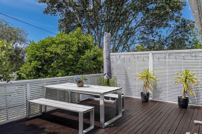 Photo of property in 1/21 Fordham Street, Beach Haven, Auckland, 0626