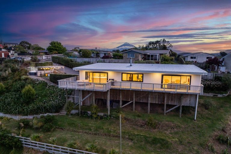 Photo of property in 22b Saint Ives Grove, Whalers Gate, New Plymouth, 4310