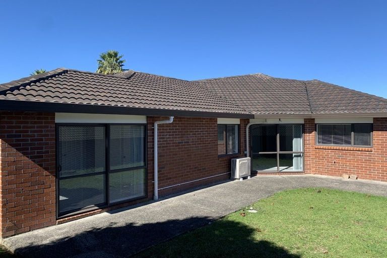 Photo of property in 6 Fleetwood Drive, Henderson, Auckland, 0612