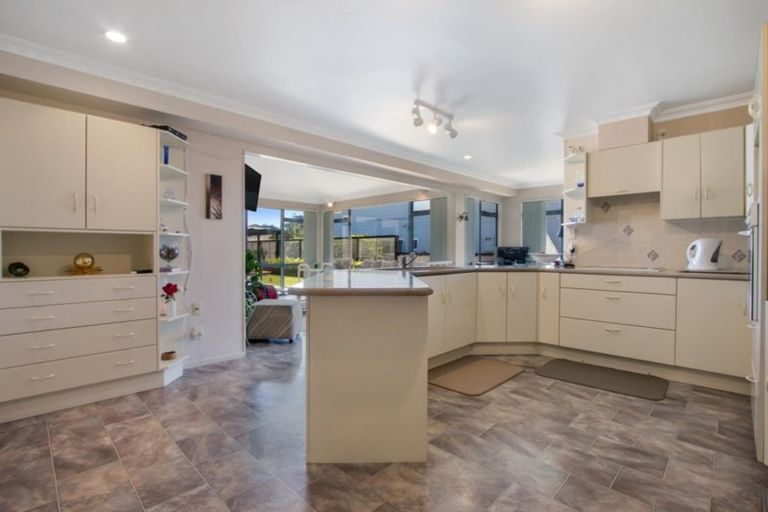 Photo of property in 142 Seaforth Road, Waihi Beach, 3611